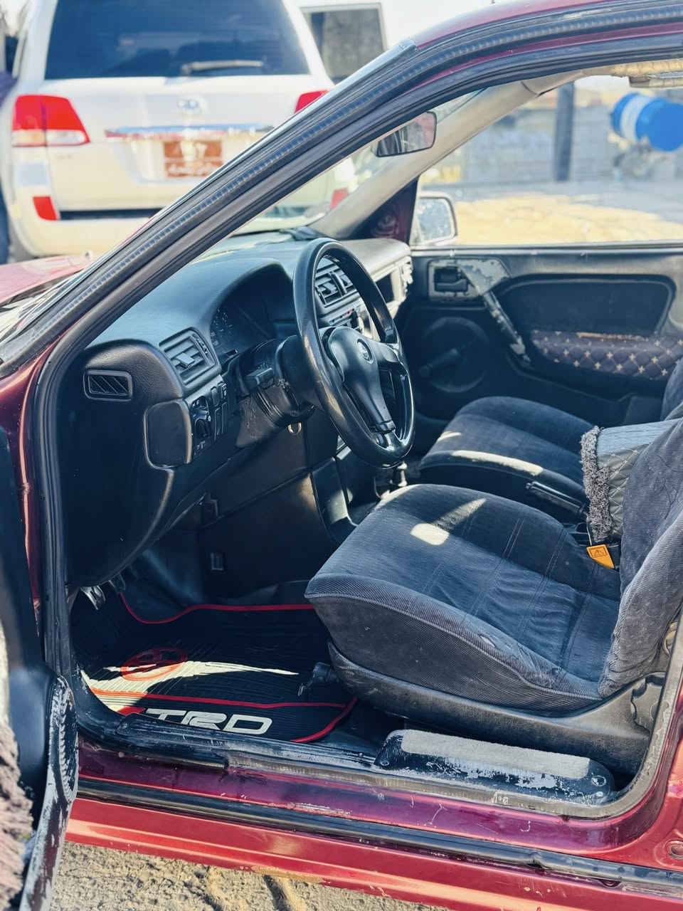 سةرةتا بة ناوى خوا :ئؤپل ڤيكترا / مؤديل:1991 كراوةته 1993 /مةكينة 20 گيرعادى /ئارم پلاستيك سليمانى /ئارم ئةوةليات بةشةرت/ موس و براوه بةشةرت/سةيارةكة عام كراوةتةوه بؤ جوانى / گيرومةكينة بةشةرت / چةمپةكى خةفيفى هةيةدواوه بةبئ ناو گرتن / كارةبايةتى بةشةرت / شوين:كؤيه/بؤ زانيارى زياتر نامة بنيرن يان ژ.م:***********
