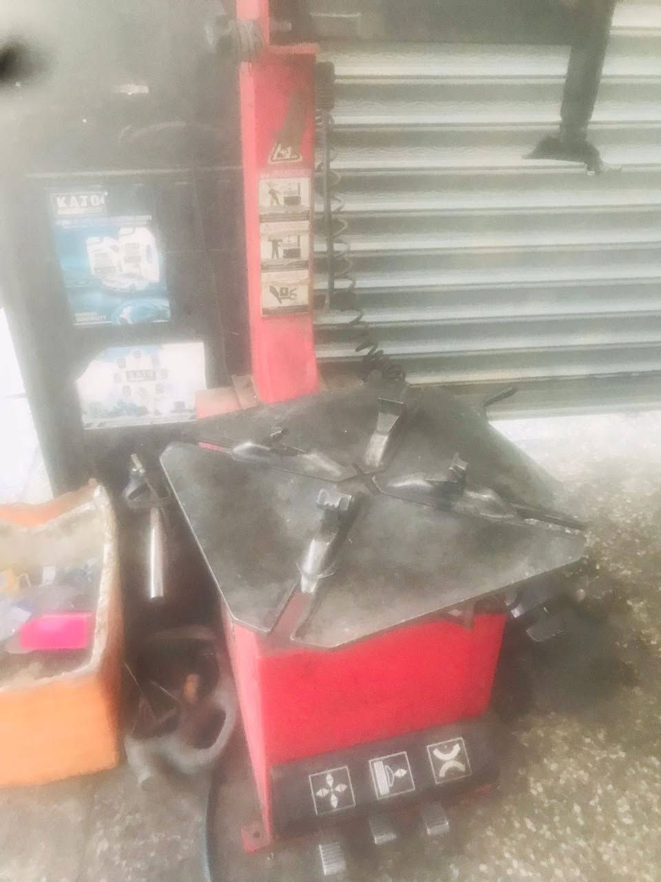 محطة متكاملة للبيع تريد غراض تريد كاملة براحتك المكان المعالف بسعر مناسب رقم صاحب المحطة ***********
