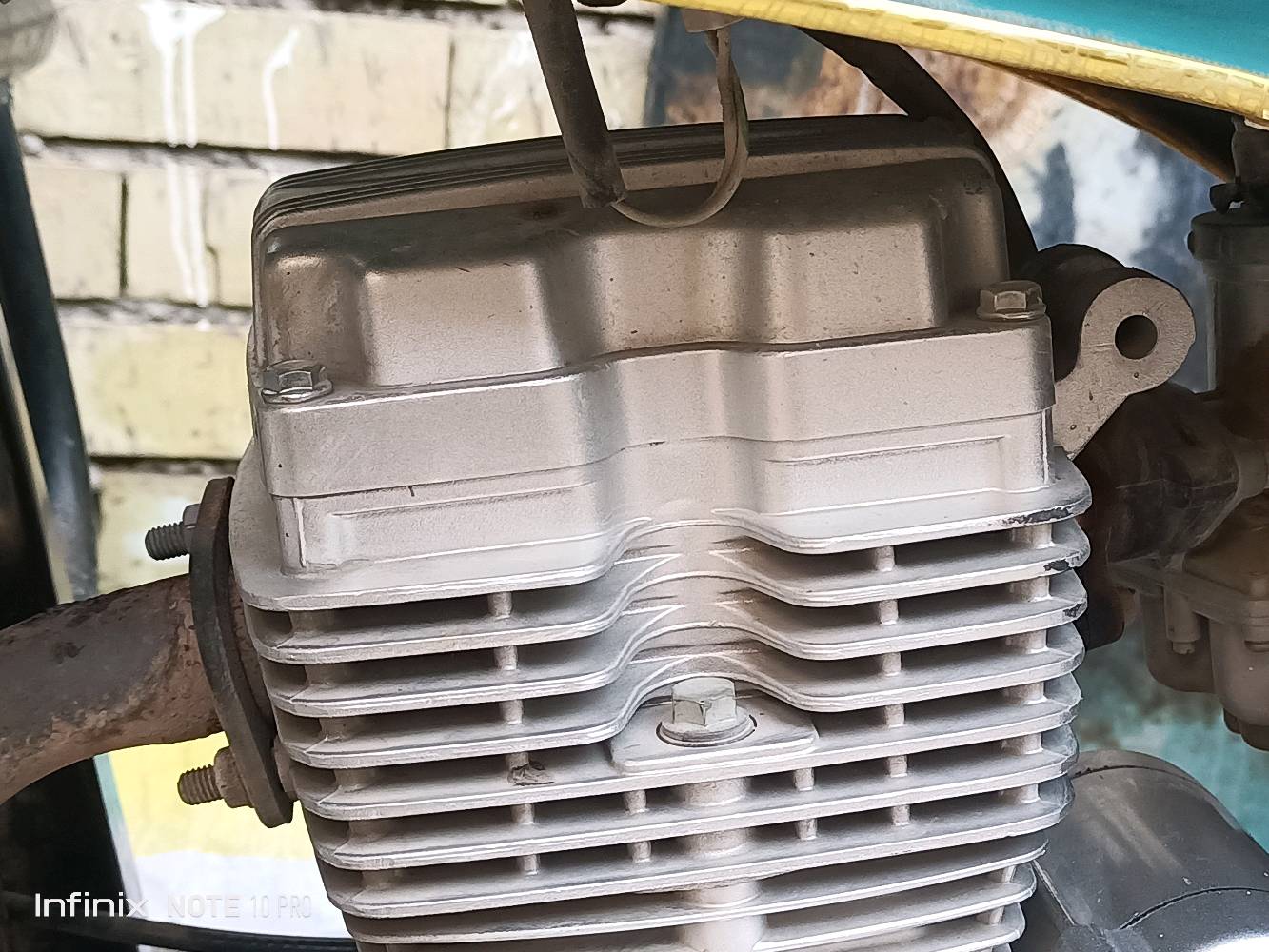 السلام عليكم ستوته 23 للبيع نضيفه محرك مامفتوح فحل 4 براغي كهربائياة جديده سعر 2.700  عنوان كربلاء الامن الداخلي  متواجد واتساب