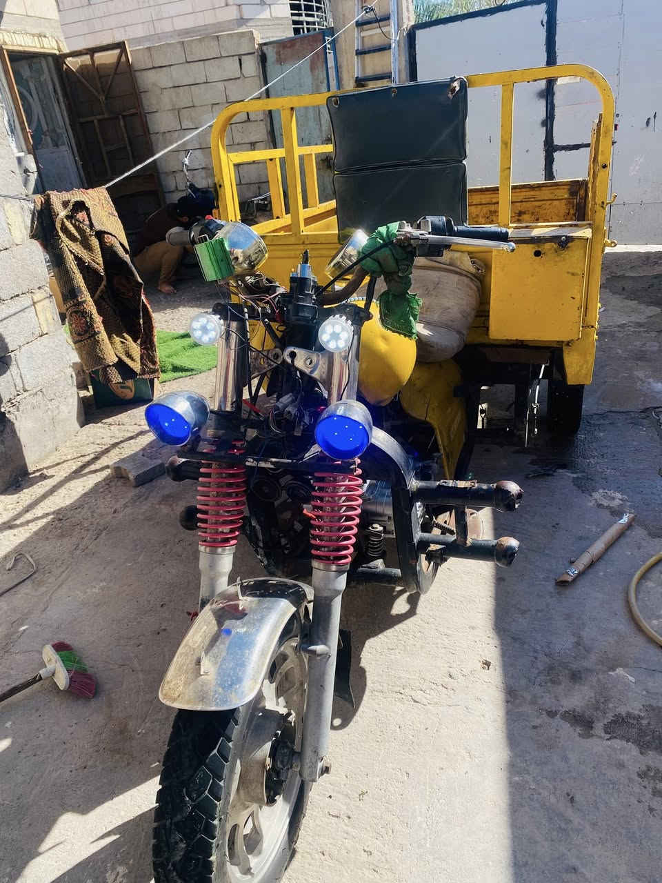 ستوتة للبيع مكفولة اوراق مليون وميتين وبيها مجال قليل الموقع بصرة خمسة ميل للاستفسار على هاذ رقم 7876287198


**إذا كنت صاحب هذا الإعلان وتريد حذفه لأي سبب، رجاءا أرسل رسالة إلى الدعم الفني**