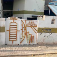 بيت للبيع • ١٠٠م • حي الفرات