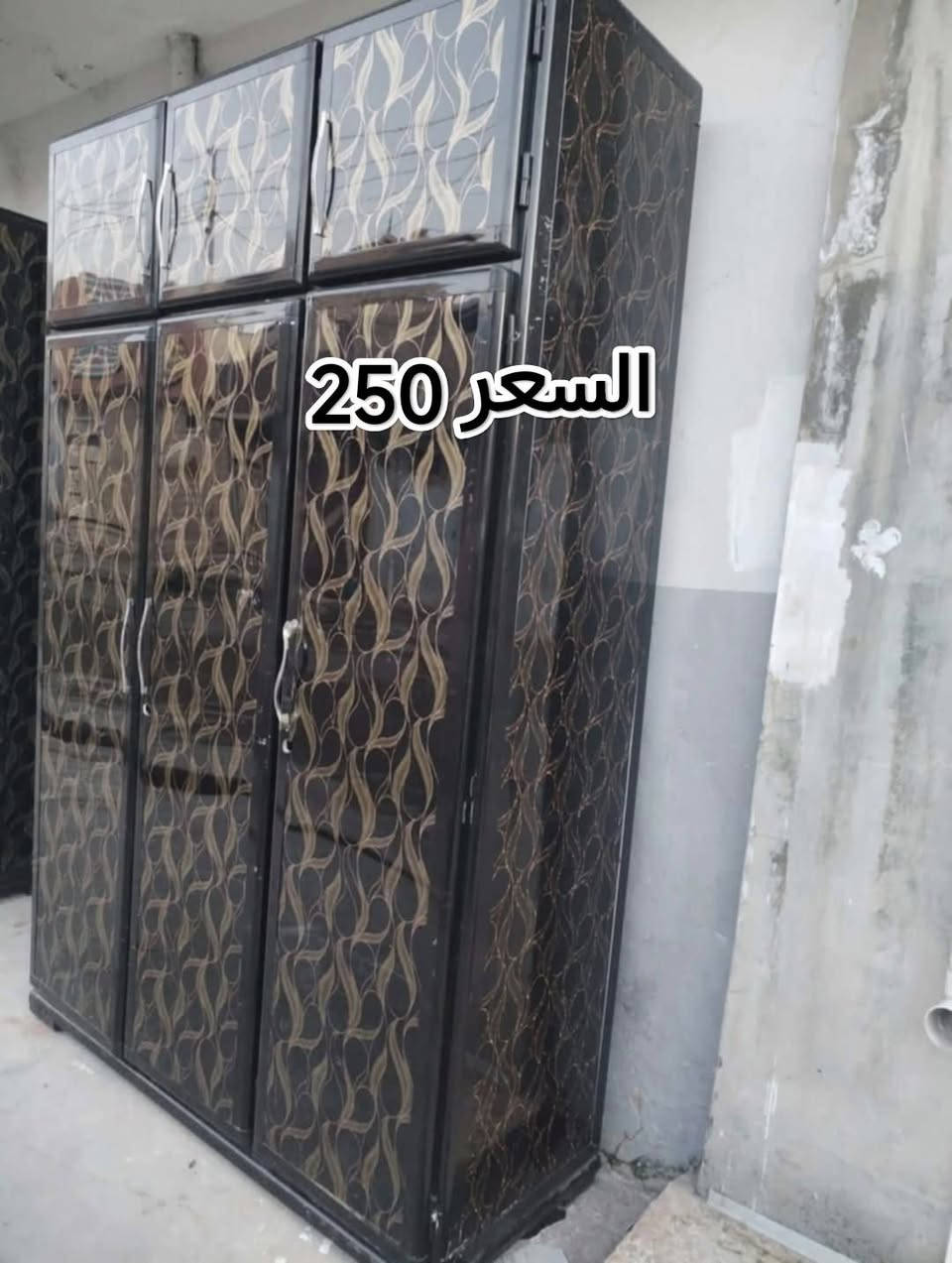 غراض للبيع
المجمدة نظيفة شغاله  السعر: 125.
كنتور ملحق نظيف حيل    السعر: 250.
طباخ 5 عيون نظيف شغال اربع عيون عين وحده ماتشتغل والفرن شغال السعر: 80. 
للأستفسار الاتصال على الرقم ***********
                                         ***********
