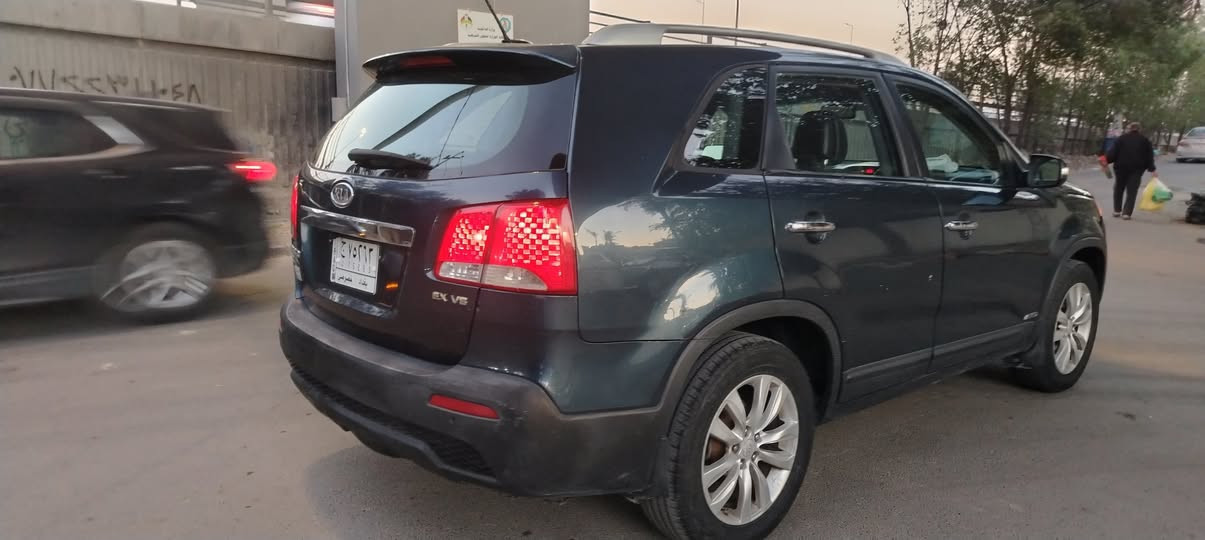 السلام عليكم كيا سورنتو وارد امريكي رقم بغداد 2011 فول محرك 6 سلندر بصمه كامره تحكم ن جلد 7 راكب تبريد خلفي بيه مكانات صبغ مال جراد بدون دواخل سعر 125 مكان بغداد حي الخضراء هاتف *********** شراي يتصل
