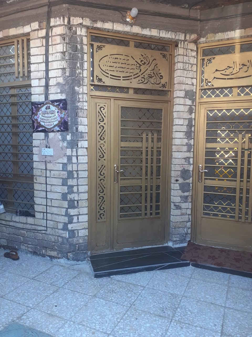 سلام عليكم الدار للبيع المساحه ١٠٠م واجهه٥ ونزال٢٠ الطابق الاول فول 👍كامل على حسب الأصول ، والطابق الثاني قرفه وحمام وبيتونه ،الموقع المعوقين خلف ملعب سلام 3افرع للاستفسار ***********؟
