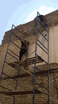 السلام عليكم كادر تفليش كامل تفليش البيوت تفليش الرباطات تفليش الجدران قلع ارضيات تكشير لجدران وبانسب لاسعار هاذا رقمي ونتصل وبخدمتك ***********يوجد واتساب
