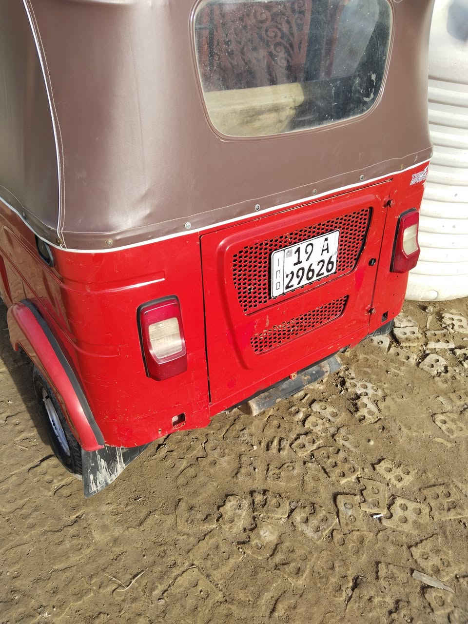 تكتك للبيع 22 عنوان تقاطع النهروان السعر 8 رقم الهاتف ***********
