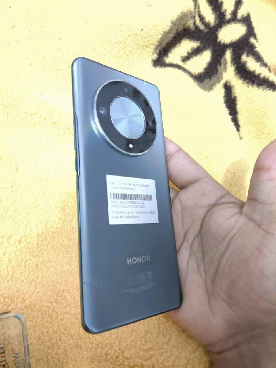 هونر اكس 9 بي 5G ذاكره 256 عشوايئة 12  طاح مني وصار بي خط بطرف شاشه ولكسر هذا ابيع هذا لموجود سعر 150 وبي مجال مكاني ناصريه شطره الاستفسار ***********
