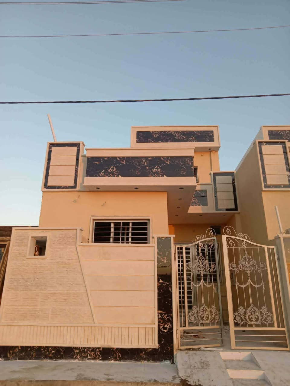 4بيوت للبيع 
الموقع.الملاييين الثانية.مجمع الملك  
المساحة .108م الواجهة 6
الطابق الأول .استقبال وهول وغرفة و صحيات 
الطابق الثاني.غرفة+بيتونة
السعر 68 وبي مجال
للتواصل ***********
***********
