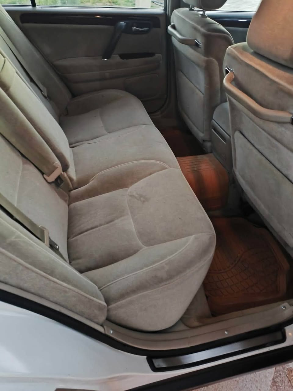 مكينة  vvt تبريد حدادية كلة شغال
تواير بالكارتون دكمتين مري شفط 
كص جنطة بيها رقم كركوك حفر اصلي بدون سنوية مكينة كير تبريد حدادية كلة بوضع الشركة السيارة مكانها ذي قار 
السعر 34 ورقة السياره خير من الله 
***********
