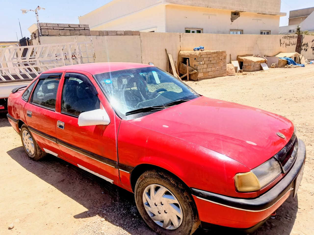 السلام عليكم اوبل فكترا للبيع موديل 1991  رقم كركوك شرط التحويل حجم المحرك 18 شرط لاتبخير ولاتنقيص كير اوتوماتيك حادث جامرلق الامامي الي من عند السايق والباب الخلف السايق مبدل بلادي بيها مكانات صبغ للجماليه سياره جاهزة ماتصرف عليها ربع السعر 45 ورقه وبيها مجال مكان السياره كركوك الاستفسار الاتصال على الرقم ***********

