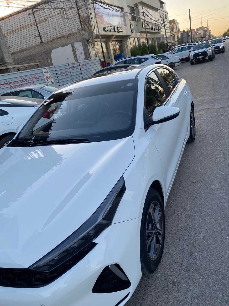 🚘 كيا K3 موديل 2024
 فول مواصفات
 رقمة أربيل بأسم شركة بالنجف تحويل او وكالة 
ماشية 17 الف كيلو 
سيارة جديدة وكفالة عامة من صبغ وضربة والبارد 

مواصفات 🔹 محرك 1500cc دبل نوزل🔹 كير أوتوماتيك 8 سرعات🔹 فتحة سقف🔹 بصمة تشغيل ودخول ذكي🔹 هاند بريك كهربائي🔹 مثبت سرعة🔹 كاميرا خلفية + شاشة عرض🔹 حساسات أمامية وخلفية🔹 مقاعد جلد 
🔹 أضواء LED أمامية وخلفية🔹 مرايا كهربائية بإشارات LED وميزة الشفط🔹 وضعيات قيادة (اقتصادي – ذكي – رياضي)

السعر 145 ورقة وبيها مجال 
مكاني النجف الأشرف قرب كراج بغداد الشمالي 

📞 للاستفسار والاتصال: *********** النجف, العراق
