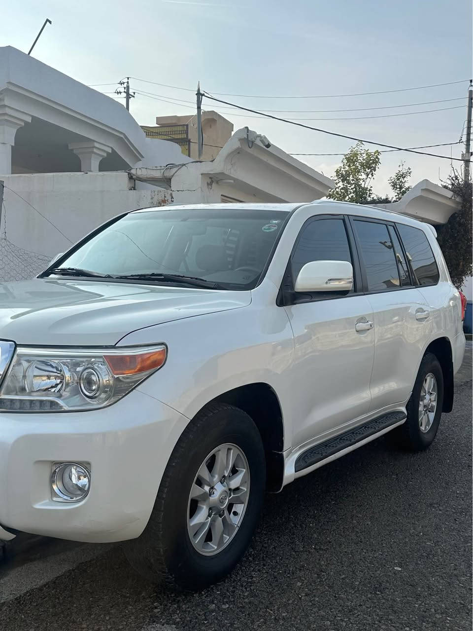 Toyota Land Cruiser 2014 GX 
شركه جيهان 
ده بل سپئر 
٢١٠ كم رؤشتووه 
گير و مكينه به شه رت 
نه كرايته وه بي عه يبه 
٣ پارچه و شاني بوياغن 
بي داخلي بي ليدران  
به ناوي خومه 
سنوي نوييه 
سعري 315$ كه ميك مجال 
*********** أربيل, العراق
