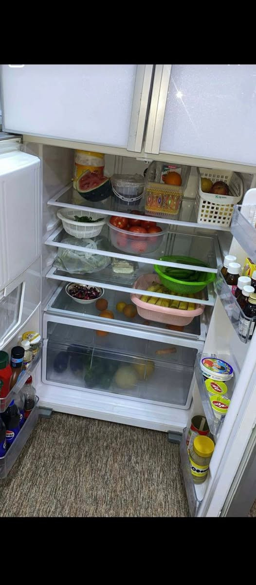 السلام عليكم غراض بيت مستعمله للبيع ثلاجه اخت الجديده ١٠قدم  السعر  ١٧٥   ثلاجه هيتاشي ٤ ابواب ب٧٠٠ مغسله مع خلاط٣٠ غساله سامسونج ١٣كيلو ١٨٥ براد كلش نضيف ماركه البلسان ب١٠٠كاميرا مراقبه عدد ٢ غير مستعملات ب٤٥ مكنسه كهربائيه ب٣٠ سبب البيع الانتقال والاسعار بيها مجال للشراي مكان تقاطع درويش المعالف قرب جامع البستاني


**إذا كنت صاحب هذا الإعلان وتريد حذفه لأي سبب، رجاءا أرسل رسالة إلى الدعم الفني**