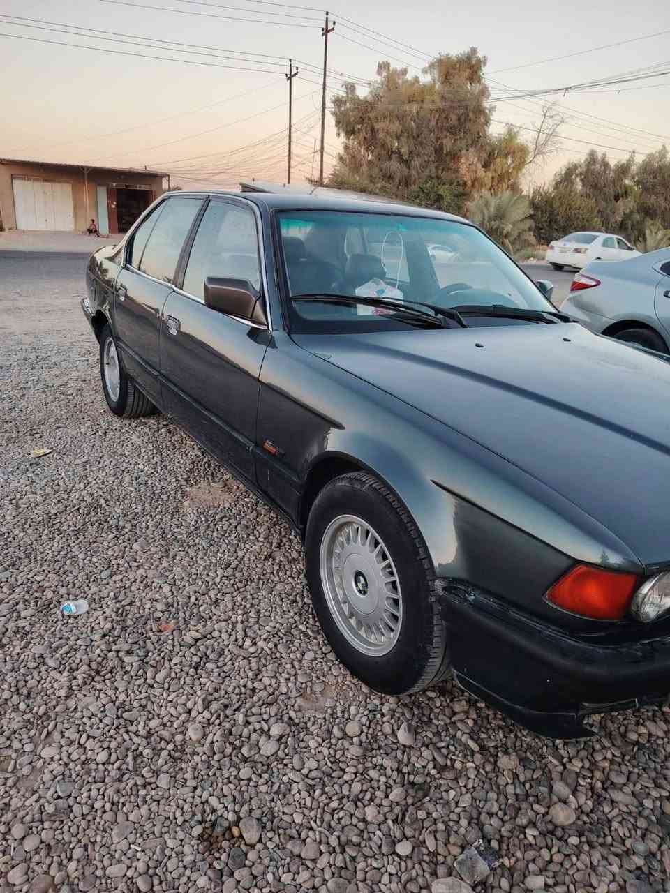السلام عليكم بي ام BMW سياره جاهزه صدر تخم تاير دوشمه كله جديد سياره كير ومحرك عطلات رقمها نينوى اخضر شرط تحويل راعيها موجود سياره جاهزه مكانها صلاح الدين العلم 
‏‪***********‬‏
***********
