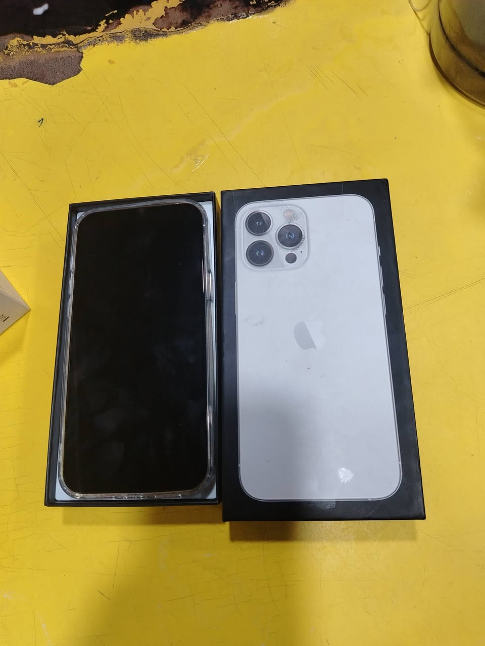 السلام عليكم ايفون  13 برو ماكس ذاكره 512 بطاريه 86 امريكي السعر 725 العنوان نجف الهاتف ***********
