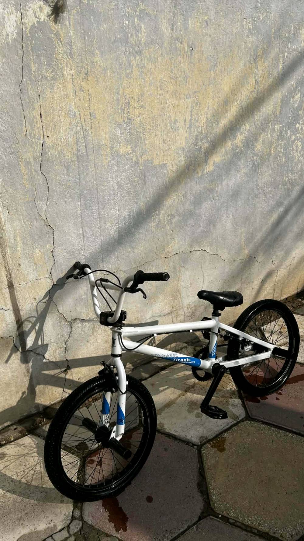 بايسكل بيئم اكس نضيف جدا العنوان كربلاء حي العسكري قرب اسواق بهاء العياشي 