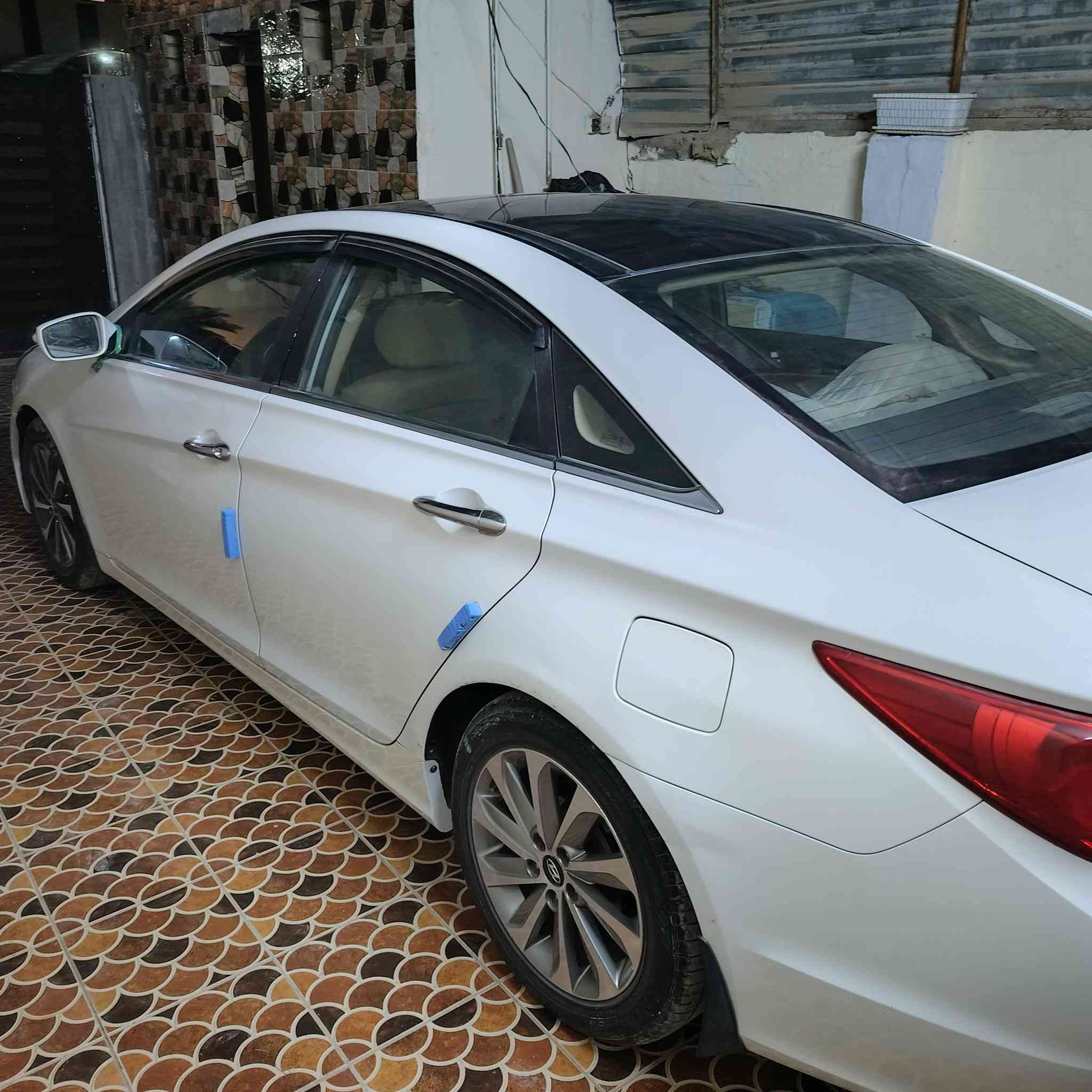 السلام عليكم للبيع سوناتا 11 وارد خيلجي محرك٢٤٠٠ ما مفتوح بيه نص من البنيد صبغ وجاملغ الوره عكس السايق
السياره فول عداه البصمة والسياره بسمي معروضه118 وبيه مجال ***********/***********
