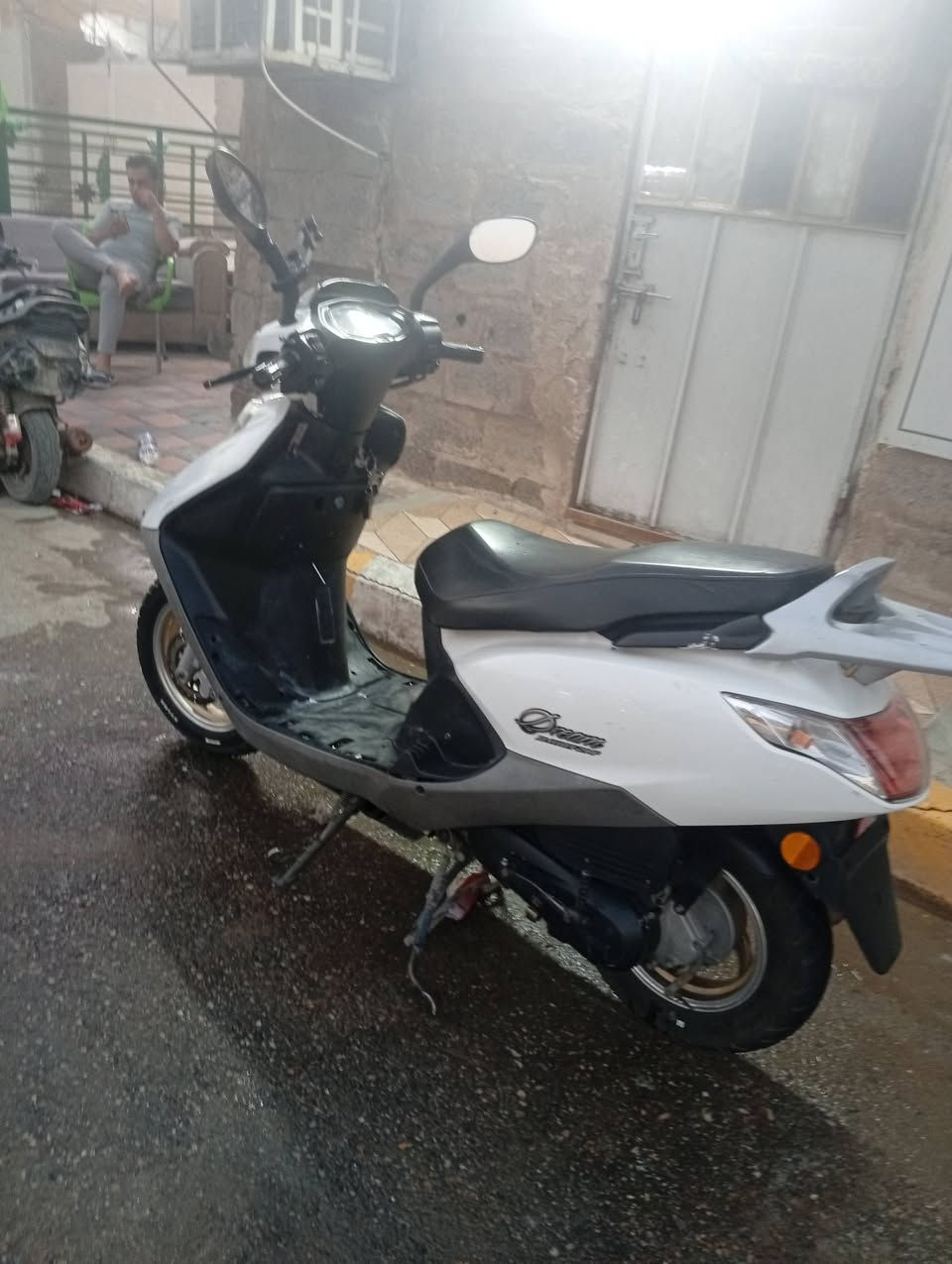 دراجة سي بي سي 55cc
:رزنة وخفيفة محرك مامفتوح طابوكة غؤاضهة كلة بلاد مزودة زنون واضائة ارضية واشاير كفرات بلادية سعر 500وبيهة مجال 

للتواصل: ***********
