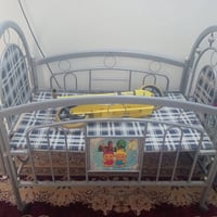 سرير اطفال • استعمال قليل • ميسان