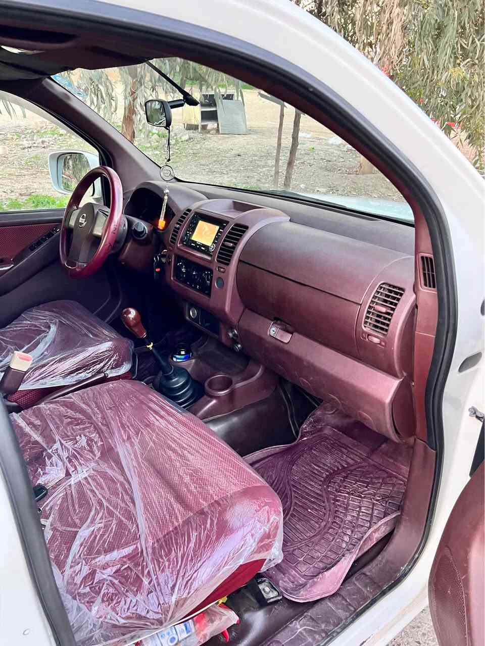 نيسان نڤارا 2012 سنوییە جدید لل ٢٨ 
بدون صبغ ولا ضربه كيرو محرك شرط 
مكان كركوك رحيم اوا سعر105 بيهه مجال 
 ***********
***********
*********** 
*********** كركوك, العراق
