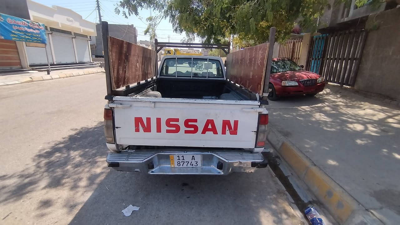 بسم الله الرحمن الرحيم...
نيسان 2002 شاصي ومحرك وكير وتخم تاير وصدر قبل يومين جددته.. السيارة باسمي قبل اسبوع حولنها رقم دولي.. عنواني بعقوبة.. *********** .
