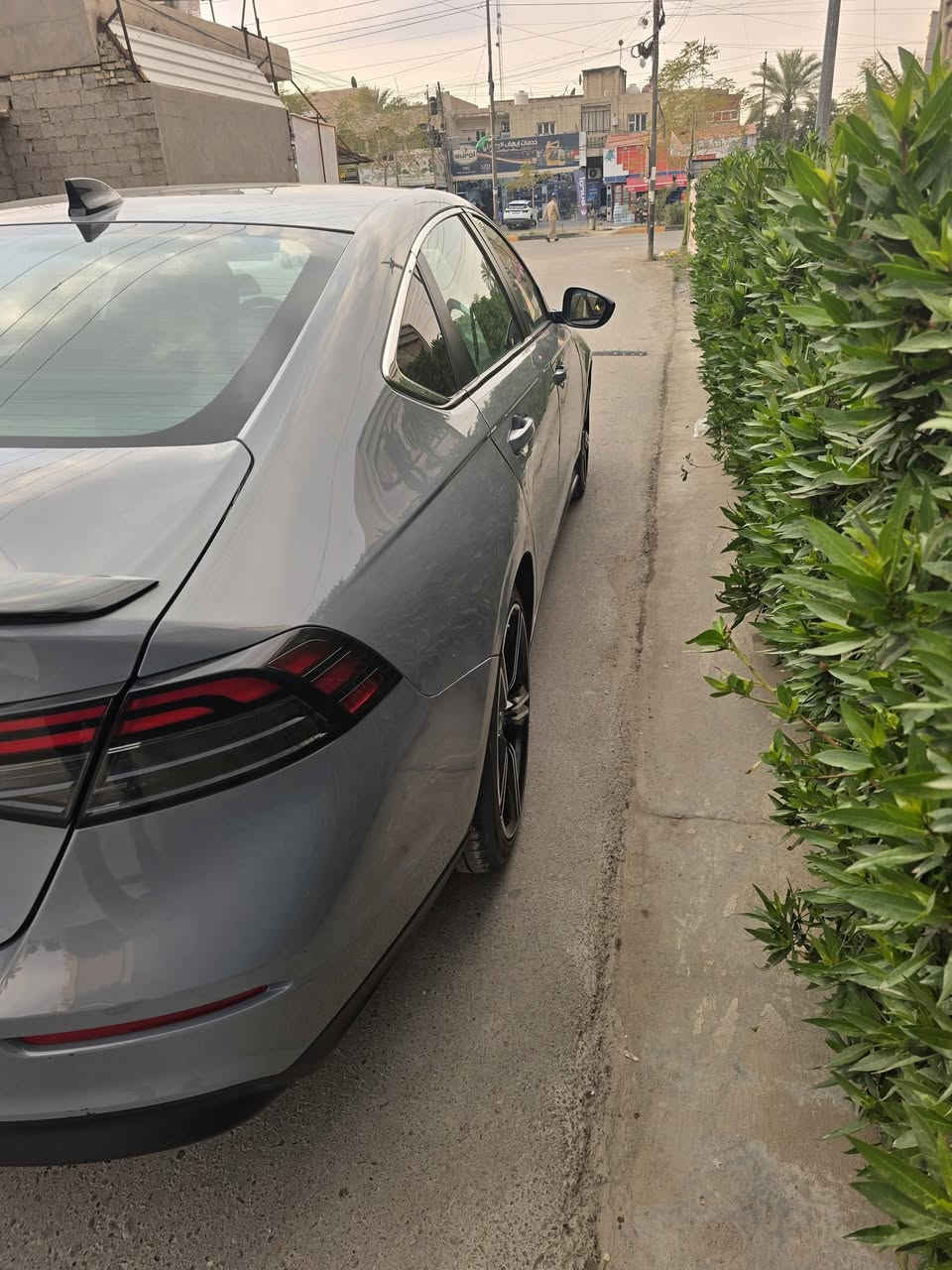 السلام عليكم
هوندا اكورد موديل ٢٣ سبورت 
فتحه سقف
تشغيل عن بعد 
وبيه هواي مواصفات 
بيع مستعجل 
١٩٠ وبيه مجال حك الجيه 
بكان بغداد حي الاطباء
***********
