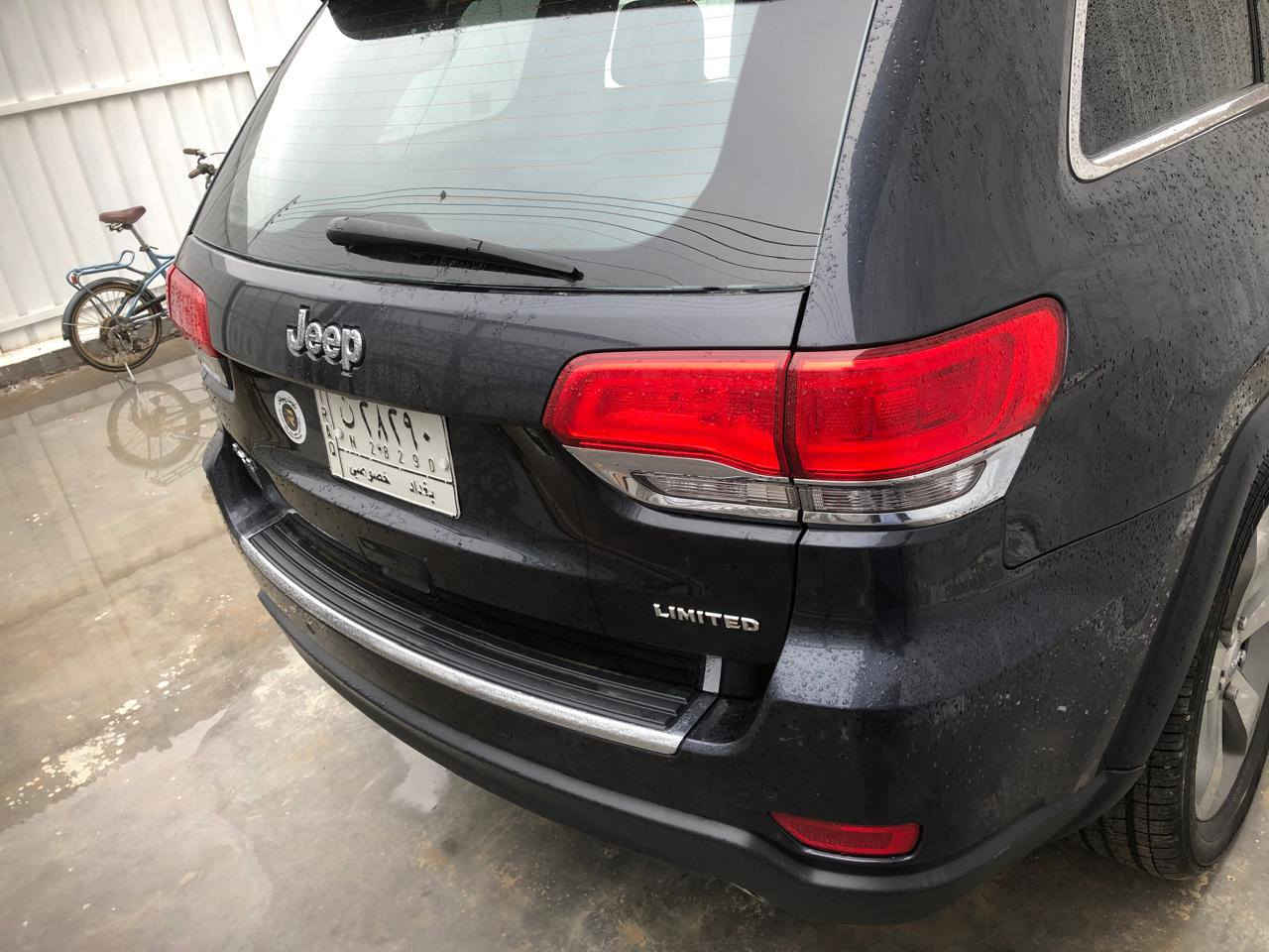 السلام عليكم ورحمه الله وبركاته
جيب موديل ٢٠١٥ وارد امريكي لمتد فول مواصفات كلين 
عداد المسافة ٦٤
مكفولة من الشخط 
اخوان السيارة بعدها بريحة الشركة 
للاستفسار الاتصال على الرقم  ***********
