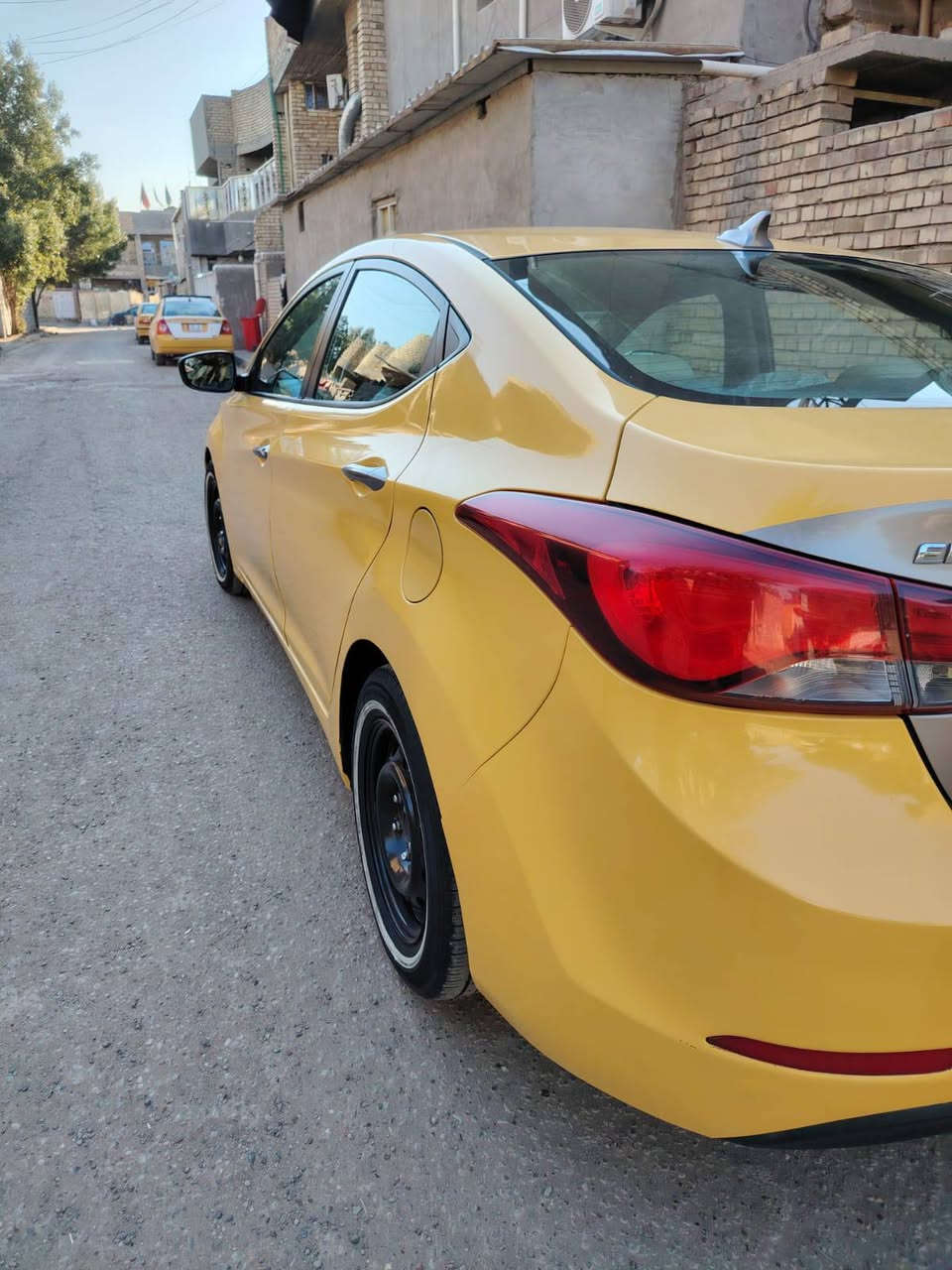 النترا ٢٠١٥ امريكي ليبل واحد حادثه بنيد فقط نفسه 
مكينه١٨٠٠ دوش المرغوب تبريد ثلج صدر خلفي امامي تخم تاير جديد أرقام نكليزي بغداد كشنات جلد 
سياره جديده بدون معجون السعر ١٠٨ وبيه شي بسيط الشراي يتصل 
***********
