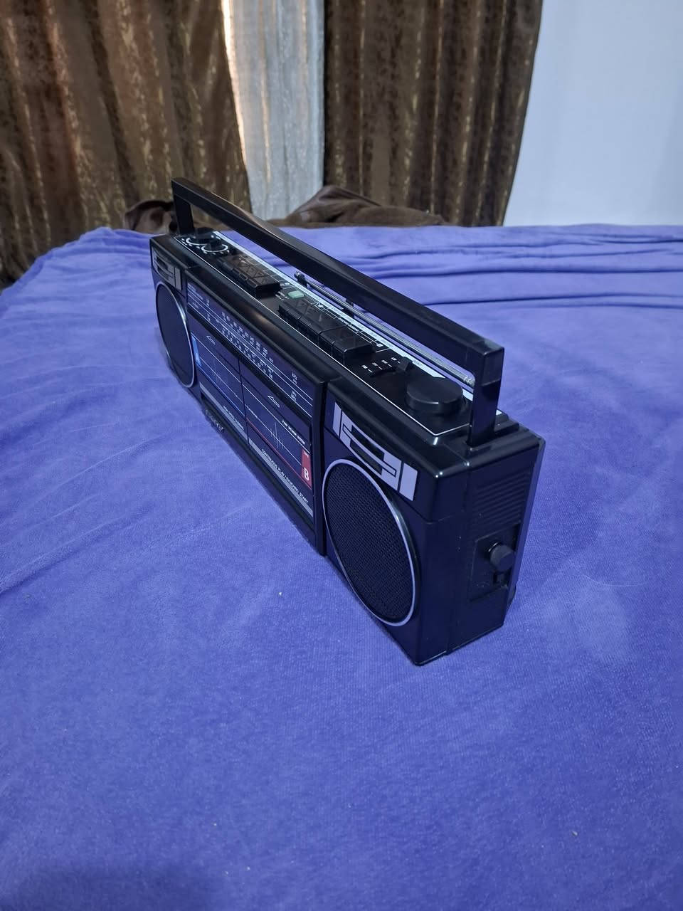 السلام عليكم للبيع مسجل راديو اربع موجات مع FM نوع سوني ياباني دبل كاسيت جديد مستخدم قليل بيه تسجيل سريع من كاسيت للثاني السعر ٧٥ الف للاستفسار مراسله الصفحه عالخاص رجاء ..


**إذا كنت صاحب هذا الإعلان وتريد حذفه لأي سبب، رجاءا أرسل رسالة إلى الدعم الفني**