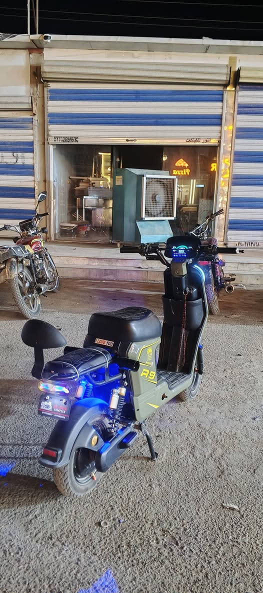 السلام عليكم
دراجة R9
2026
خمس بطاريات دراجة جديدة بمعنئ الكلمة 
450 وبيها مجال 
*********** مكاني بغداد المشاهدة
