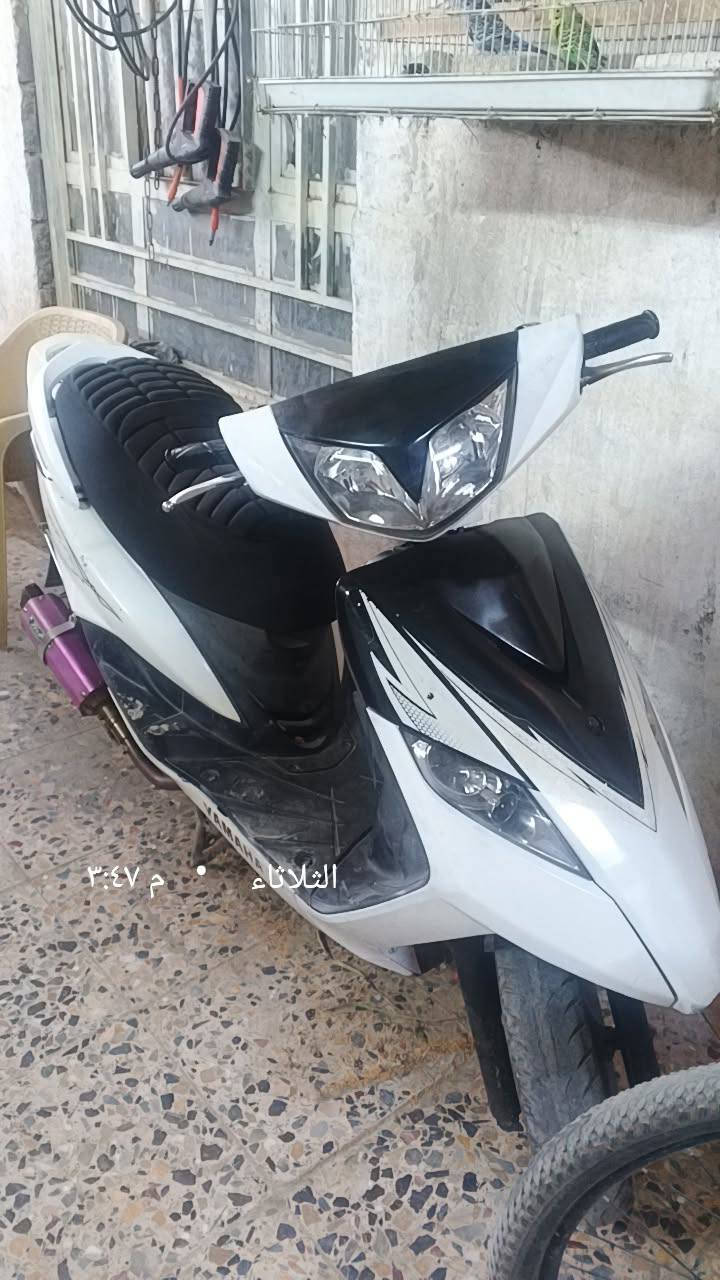 السلام عليكم دراجه البيع مكينه بلاديه صالنصه رياضي بركات شغاله امامي و خلفي و الكهربايات كله شغاله دراجه بل حقيقه أحله من صوره. سرعه 140سعره 700بيه مجال لطيبين***********رقم بغداد الشعب
