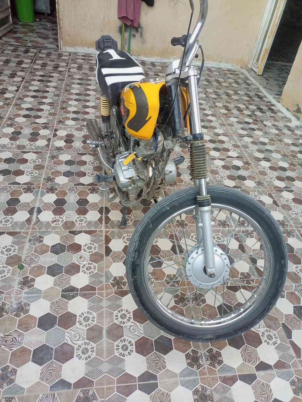 السلام عليكم اربعه كير للبيع شاصي 12 محرك 22 500 وبيهه مجال ***********
