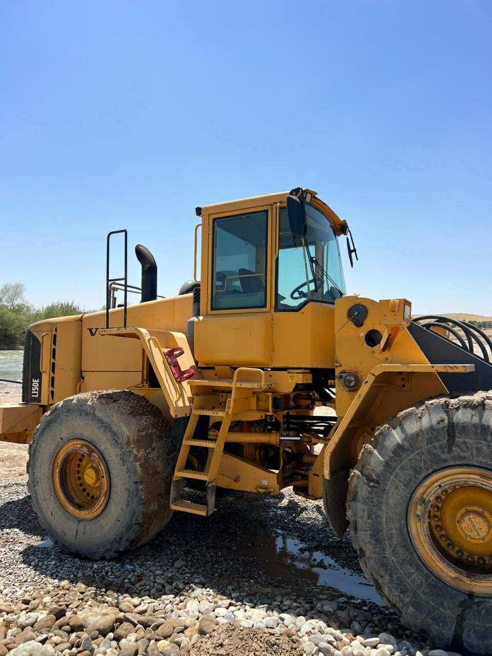 شؤفار ڤالڤؤ بؤ فرؤشتن للبيع حجم 150 موديل 2005
دخول جديد رقم تليفون ***********
