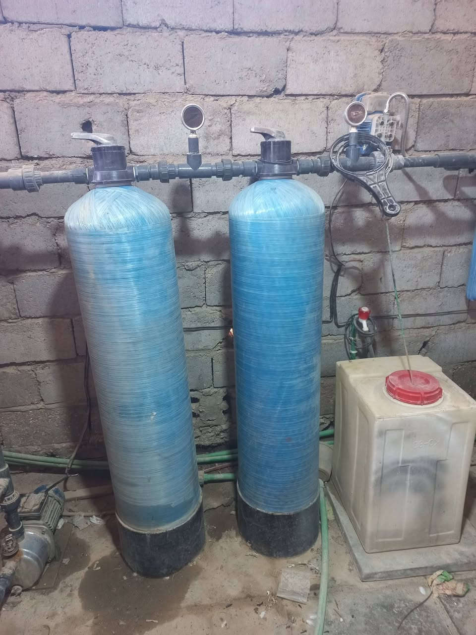 السلام عليكم 
معمل ماء ارو للبيع 
ابونص 
مخرج حنفيه ام نص 
يحتوي على فلتر رمل وفحم 
وفلاتر قطنيه عدد 2
مع تانكي ابو 5000 عدد 1
للاستفسار اتصال على الرقم
***********
