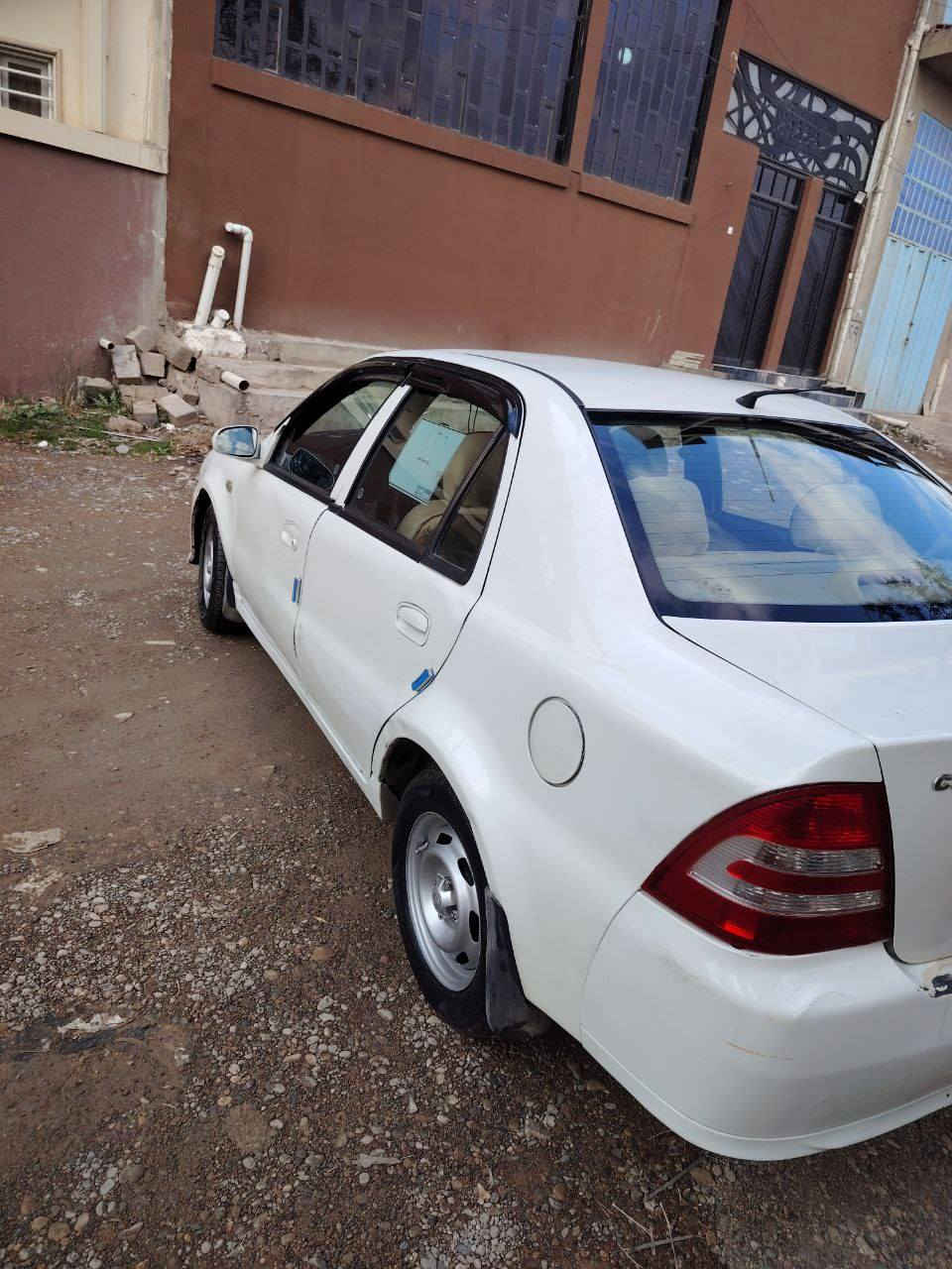 1 / سيارة سي كي ابيض
2/ قصة قديمة داخل لونين 
3/ السيارة بيها صبغ 3 قطع 
الي هيم بابين وبوند 
4/ تبريد تدفئة شرط 
5 / كهربائية كلها شغالة 
6/ كابون بانزين جديد 
7/ محرك كير شرط 
8/ رقم نينوى 
9/ السعر 37  وبلا زحمة ماتفيدك لاتكسر بيها وشكرا جزيلا للجميع 

مكان السيارة موصل / الأيسر
رقم الهاتف ☎️📳☎️***********
