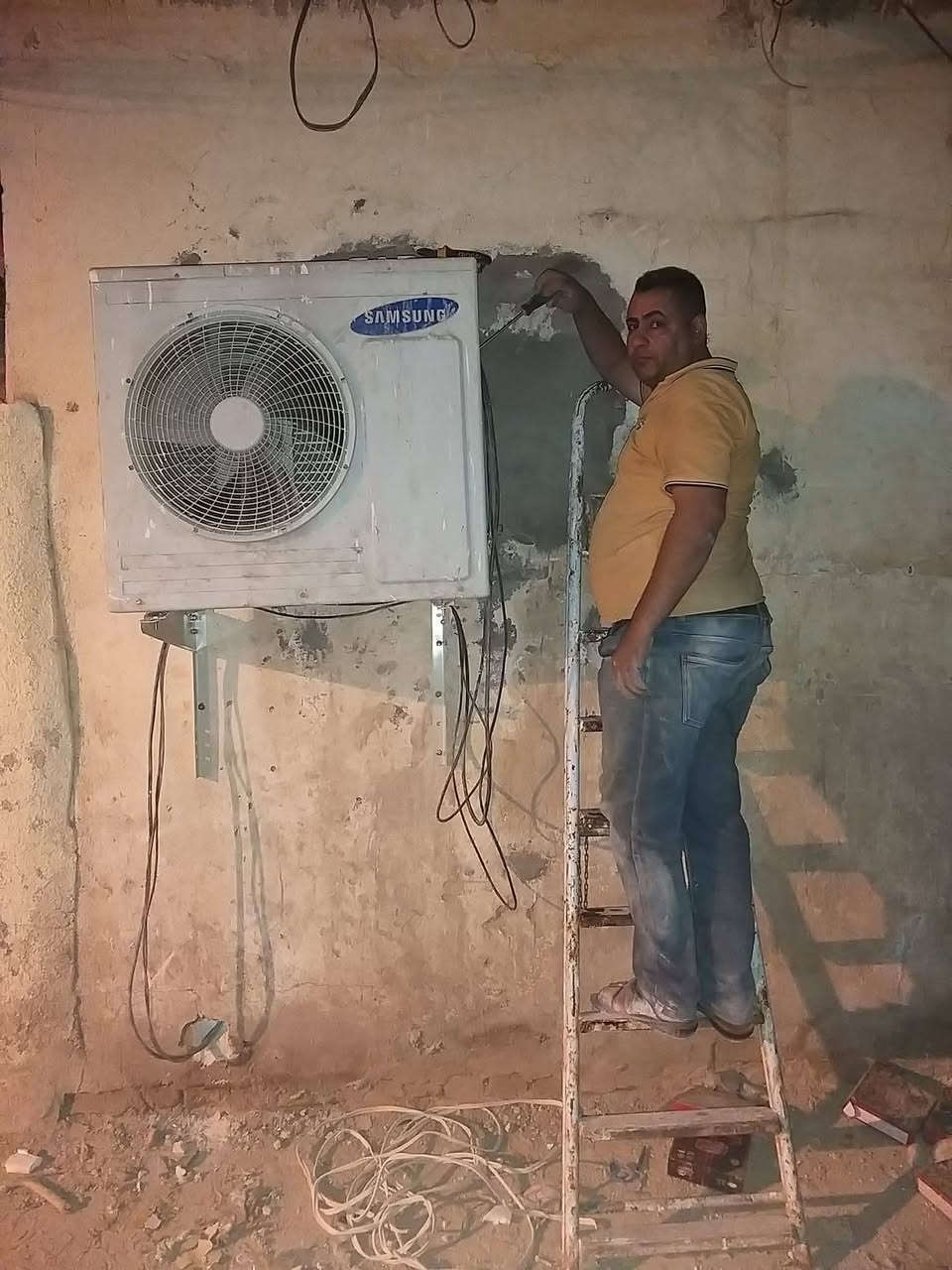 ورشة توسوت لتصليح اجهزة التبريد سبلت مكيف مجمدة ثلاجة براد ماء وغسالات مكاني حاليا حي الغدير اتصلو نجيكم للبيت وبخدمتكم نقدملكم الخدمات الزينه تصليح مضبوط مواد اصلية. سعر مناسب ***********
