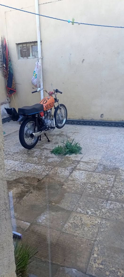 سلام عليكم دراجه لبيع مديل 23 مفتوحه ولفات فقط بدلت تانكي ستيل دراجه اجهازه من كلشي مكينه نامه متياز كلك مو اوراق سعر 550 وبيهه مجال لشراي فقط تواصل ***********
