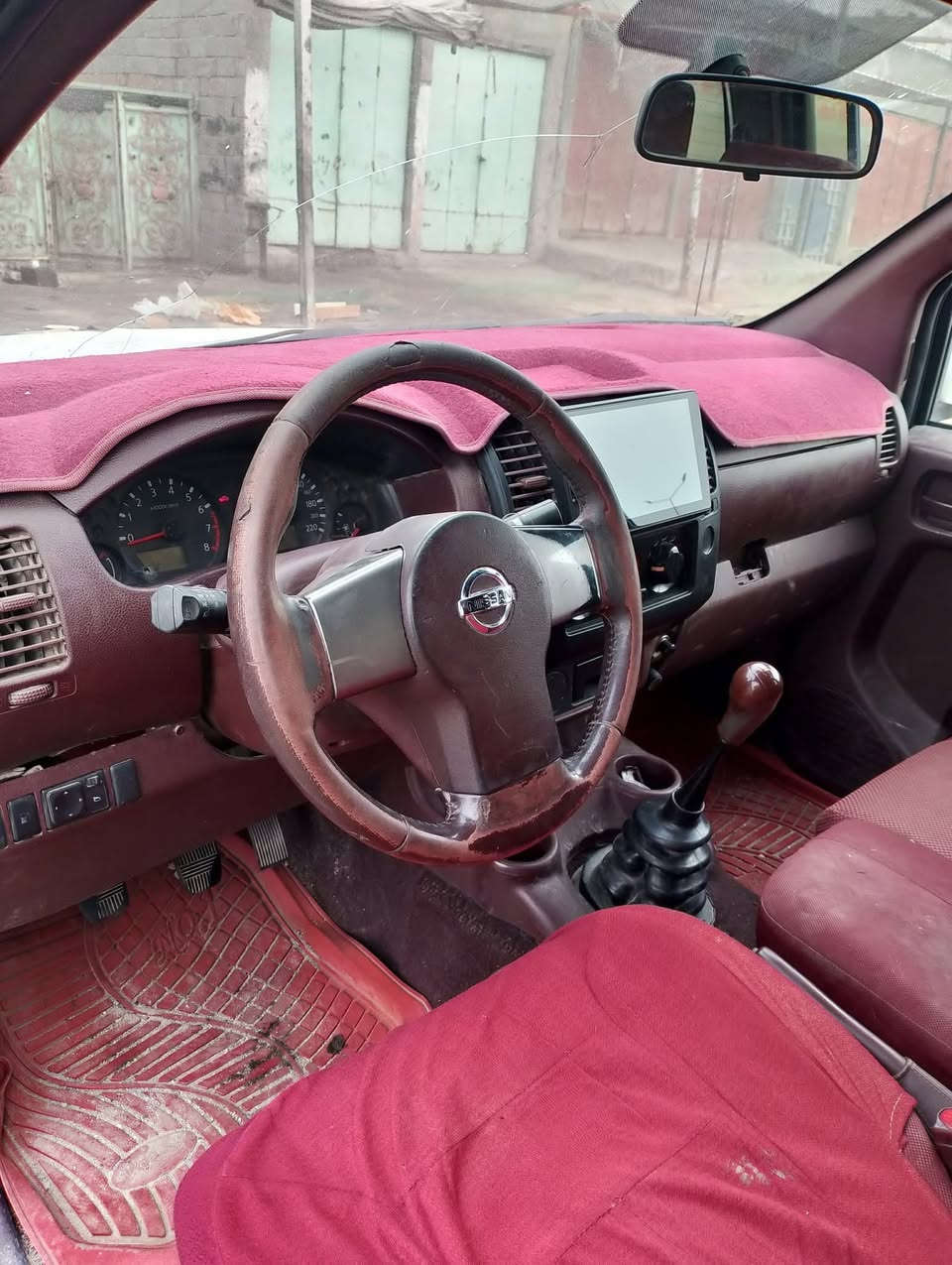 نيفارا للبيع موديل 2012 رقم دهوك السياره جاهزه محرك كير طخم تاير حداده ممتاز
مگفوله من الگلبه والچفيه
 بيها ضربات وبيه صبغ
السعر النهائي 63 $
السياره موجوده في البصره 
‏‪0781 871 1147‬‏
‏‪0770 326 8241‬‏
