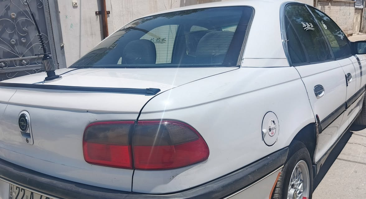 سلام عليكم وبل موديل 1995 سياره بدون صبغ بدون تعديل سياره جاهزه من كول نواحي كير محرك تبريد اب شرط سنويه جديده رقم اربيل شرط تحويل 
سعر55 بي مجال استفسار ***********

