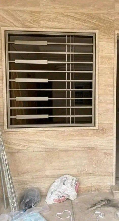 صبغ شبابيك//تنظيف//بيوت//وسبق عام/بغداد/للاستفسار رقمي/***********/بو واتساب/🏫🏢🏬🏯/بيوت متروكه وتنظيف واعاده صبغها موجود شقق تنظيف وصبغ موجود بس تنظيف هم موجود راسلني واتساب واستفس//
