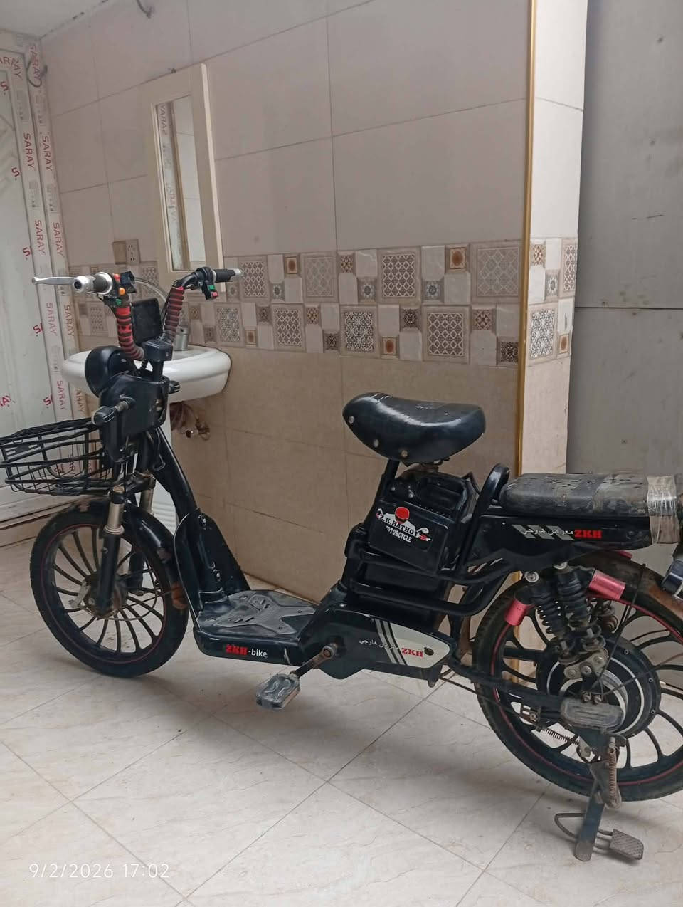 سلام عليكم دراجه شحن نقص بس شاحن والباقي شغال 
رايدهه 170 
مكاني ديالى بعقوبه المفرق ***********
