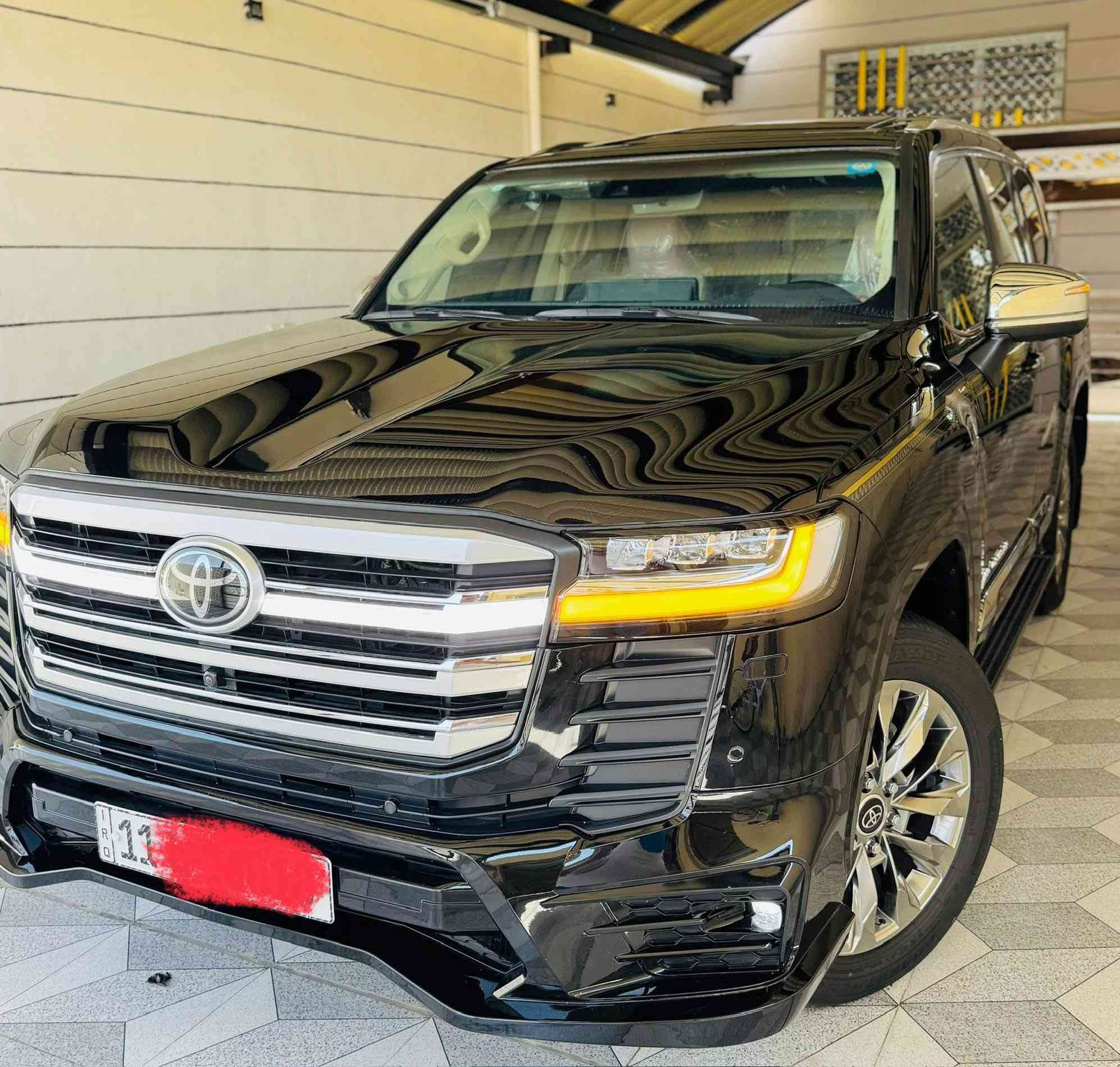 * السلام عليكم.        ***********
مغلفه السياره PPF 
موديلها ٢٠٢٤  VXLlMlTED 
ماشيه الفين  2000 كيلو متر
* رقم بغداد دولي بسمي 
* ⁠الفئة: LIMTED  / VX انتبها على الملاحظه بريم بدون برده اصلي شرط  
* محرك 6 سلند (4000) 
* ⁠العداد (  زيرو بعدها ) دعاميات كت (لحاية) 
* ⁠رادار امامي * ⁠رادار خلفي * ⁠رادار جانبي (نقطة عمياء) تحديد مسار  *
* ⁠لايت اوتو * بصمة تشغيل* بصمات ابواب *
* ⁠سماعات تويتر (JpL) شاشة دجتل * ⁠شاشة كبيرة اصلية (نفكيتر)* ⁠شاشات خلفية عدد (2) 
* ⁠4 كامرات (360 درجة) * فتحة سقف (سلايت) *كرسي ميموري (ذاكرة)* كراسي كهرباء * ⁠كراسي تبريد 
* ⁠كراسي تدفئة * ⁠كراسي (7) راكب كهرباء * ⁠مقاعد (7) راكب  ًًً
* ⁠دفع رباعي (4 * 4)* ثلاجة وسطية * جنطة كهرباء 
* ⁠تبريد شاشة * ⁠تحكم ستيرن  * ⁠داخل صاج * تشغيل عن بعد * ⁠شاحن واير ليس
* داخل جلد بيجي * ⁠حساس امامي خلفي  * ⁠مري طي كهرباء * ⁠مري جانبية نيكل * ⁠قبضات ابواب نيكب * ⁠ترايش ابواب نيكل * ⁠لايت ثلاث عدسات
اعلى فئه بريم اصلي لمتدد vx جنطه اربع دكم اناره فدراليه بلجنطه

مكاني بغداد زيونه 

***********
