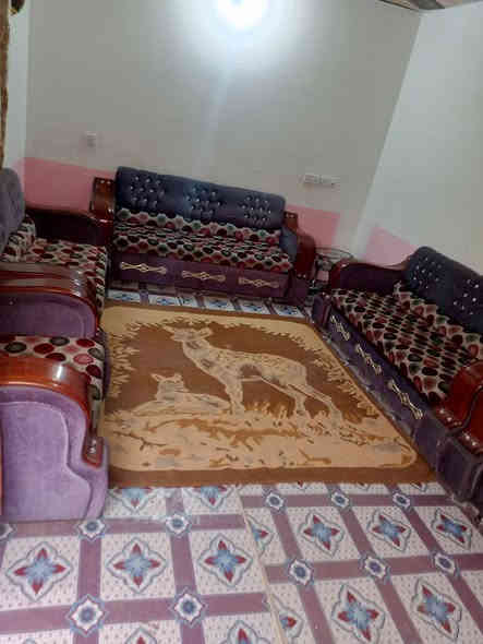 غرفه عدد 2 

صاله عدد 2

مطبخ عدد 2 

استقبال 

وتخاريج 

السعر مناسب جداً (28) مع المجال 

للستفسار اتصال +***********
