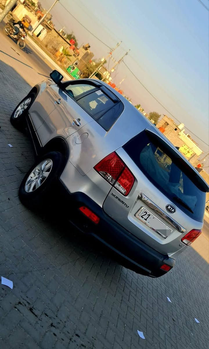 سلام عليكم  كياا سورنتو سياره جديده كلش ما مفتوح بيه براقي ما بيه اي نقص بيه فقط كصه جنطه مديل 2014 متوئمه طبق ال اصل وين ما يعجبك دكه ونه بخدمت الشراي السعر 65 رقم         لعنوان بصره***********
