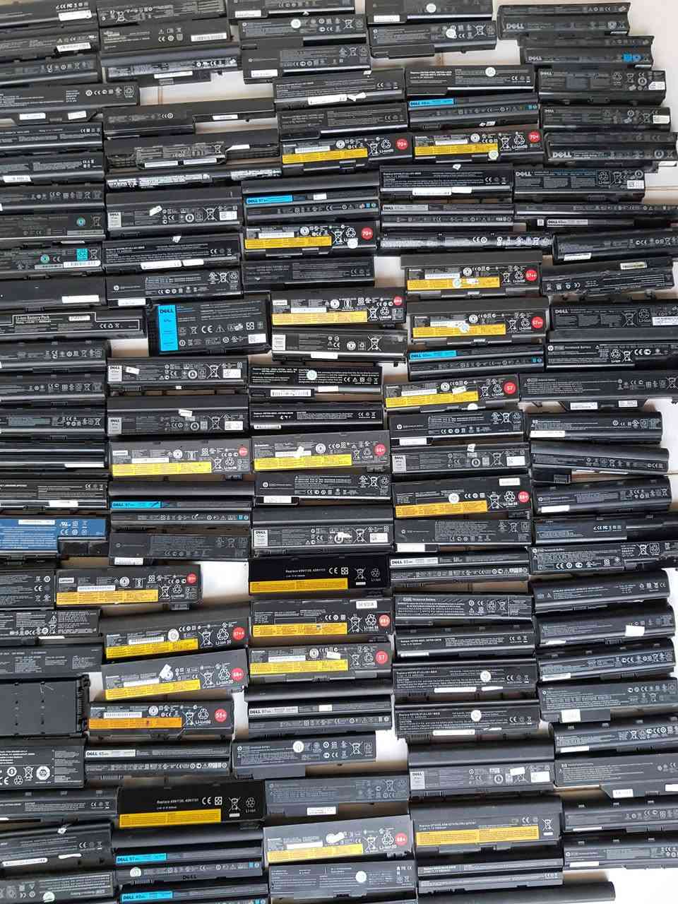 السلام عليكم 
متوفر بطاريات لابتوب كمية 100 قطعة مستخدم 
سعر القطعة 1750 
متوفر خدمة التوصيل الي جميع المحافظات
***********
