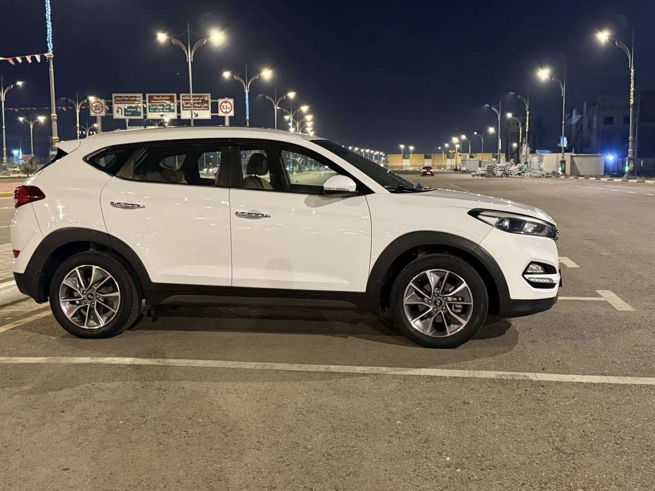 السلام عليكم 

توسان 2018 خليجيه 
رقم بغداد 
مكينه 2000 سياره جديدة واحلى من الصور كلش جديده 

مكفوله كفاله عامه  حتى من الشخط عدى الموضح بالسونار 
مكينه گير مكفولات 

مري شفط اشاير 

تحكمات 
شاشه 
تبريد قطعتين 

سياره كلش حلوه وجديده 

مكاني كربلاء 

‭0772 458 5370‬
***********
