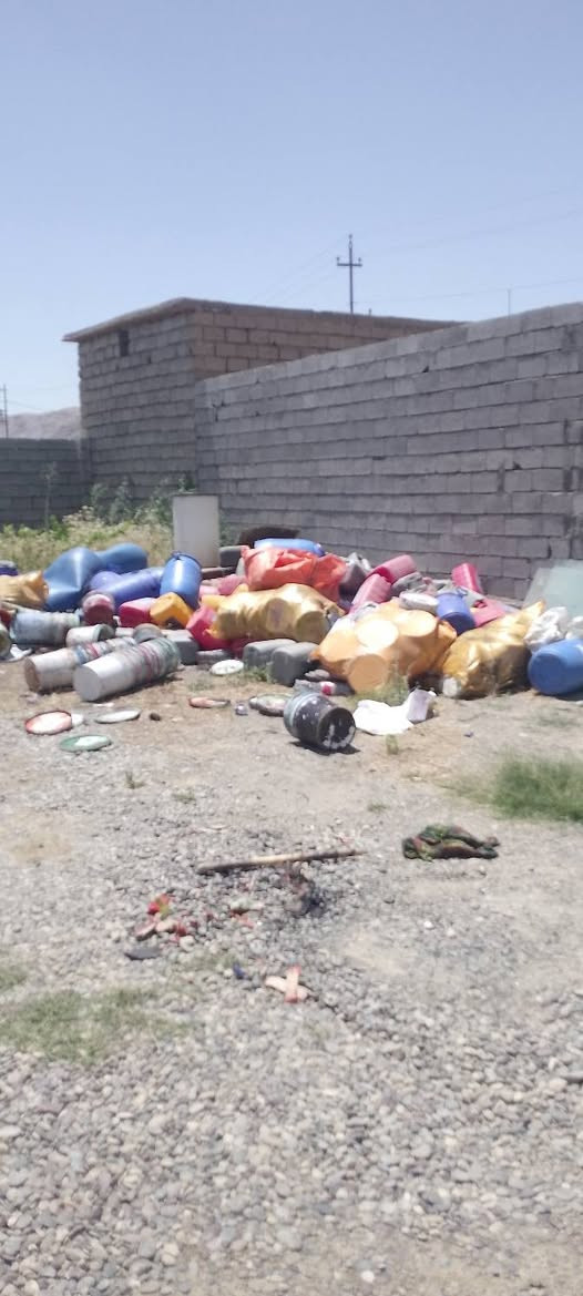 السلام عليكم يوجد صطول 3 ب5الف و جلكانات 3 ب 5الف  وبراميل كاز 
برميل حب 
برميل طرشي 
حاويات ماء 
المكان شاطي الجدر رقم الهاتف ***********
