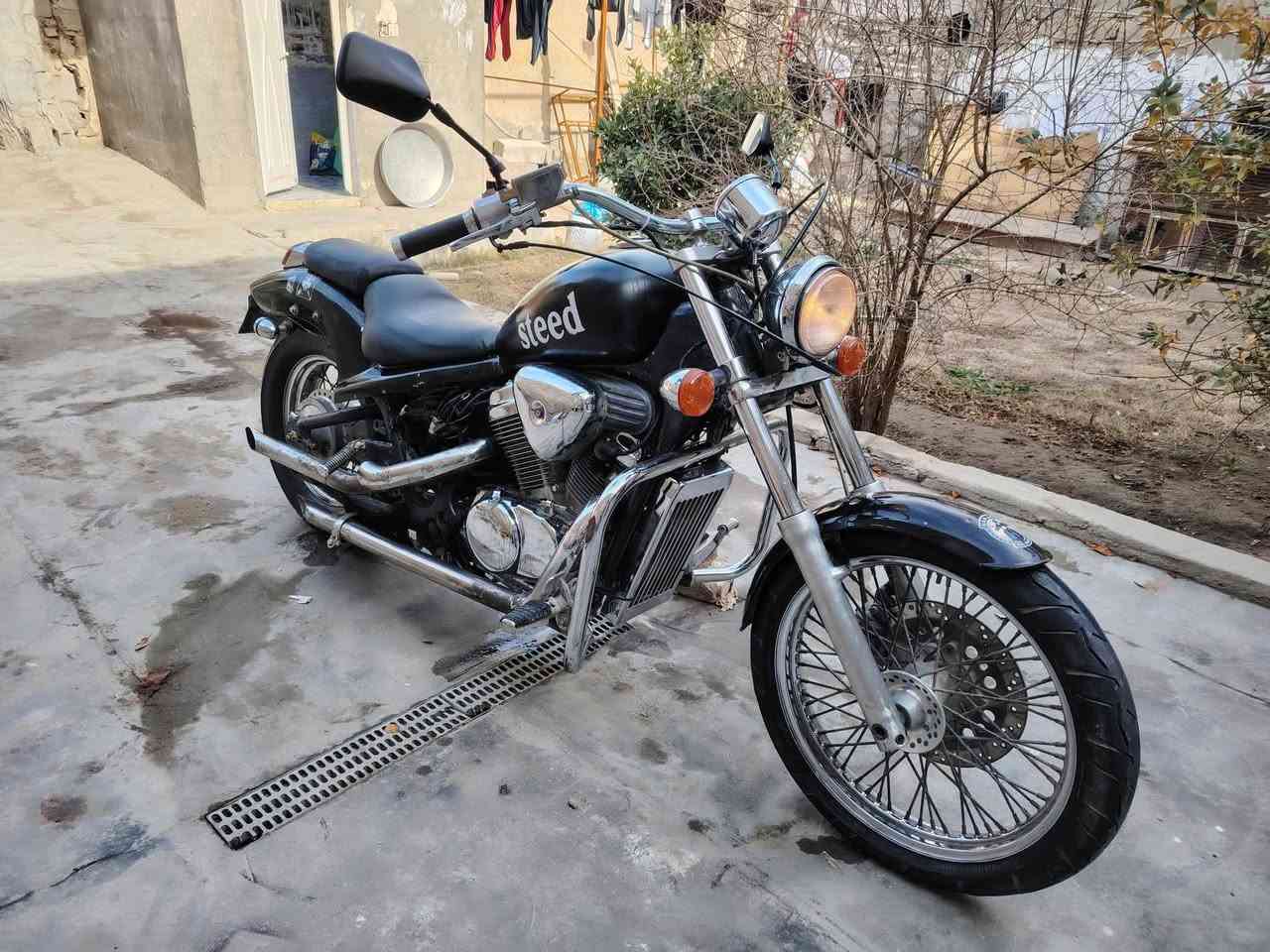 سلام عليكم هارلي ستد 400cc
جاهزه مكينه وكير فول نقص صفاحيات وترتيبات 
مكاتبه فقط ركز
شغل واطلع وين متريد 
مراوس بدايوان نفخ او للبيع سعر مليون وبيها مجال بسيط 
***********
