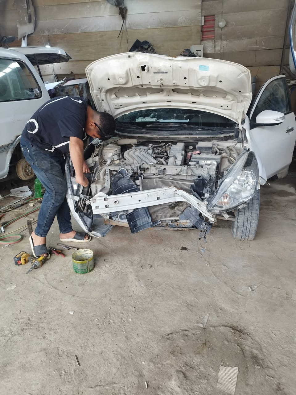 نيسان سني موديل2024 رقم بغداد بيهه حادث بسيط وصلحتهاسيارا مكفوله فقط هاذه الحادث بيهه سعر105وبيهه مجال العنوان البصره زبير الرقم ***********ستفسار واتساب
