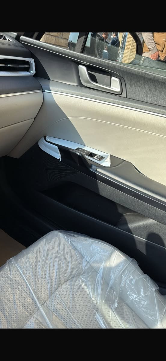 السلام عليكم كي فايف 2023 ضمان نم فول واحد واحد السياره جديده جداماشيه 22 مكفوله من الصبغ والتبديل بيها بارد بسيط السعر 22500 $ للاتصال ***********
مكاني الاعظميه الوزيريه
